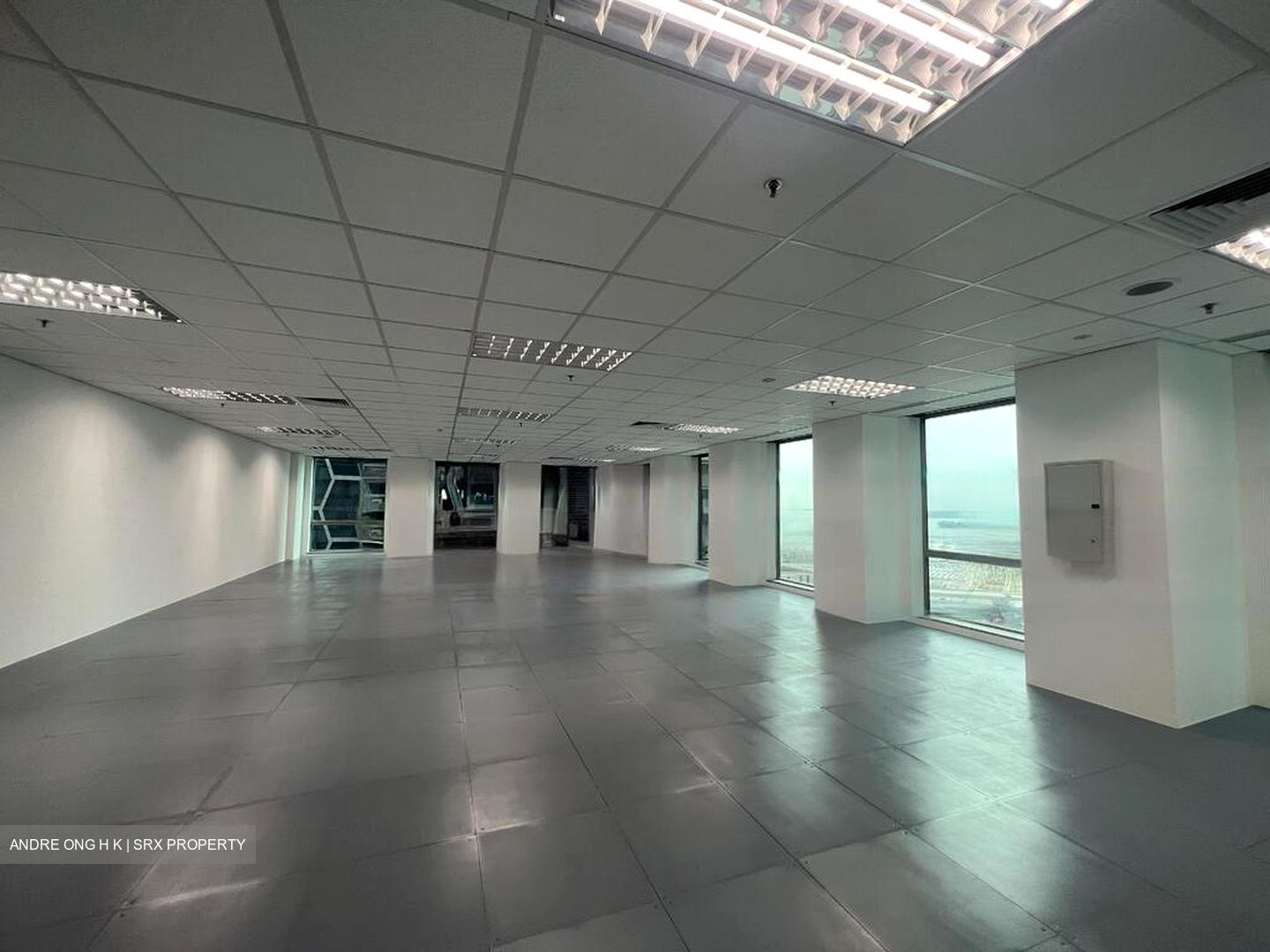 Oue Downtown (D1), Office #451214671